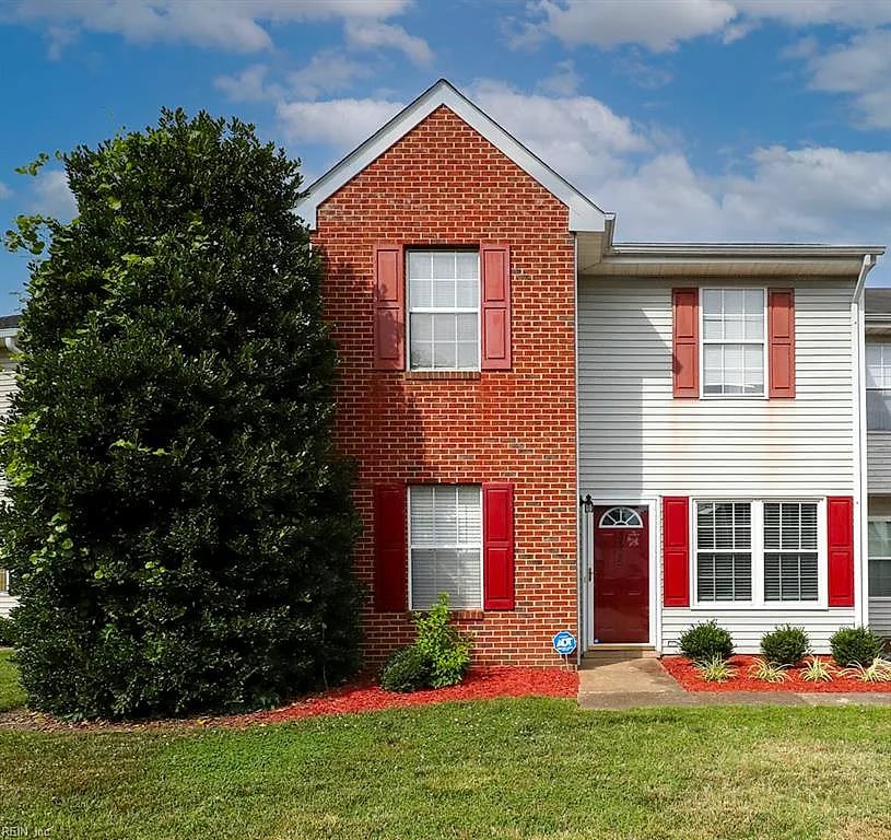 3325 CLOVER MEADOWS DR, Chesapeake — 2 bed Residential, 960 sqft