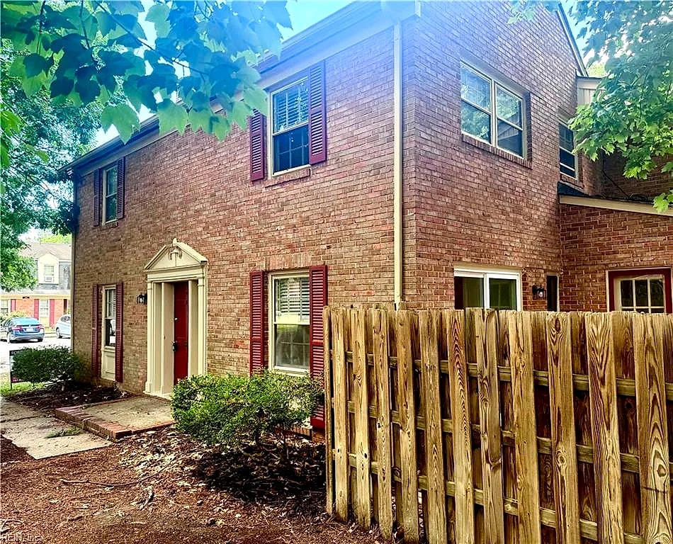 416 Hustings LN #F, NEWPORT NEWS VA 23608