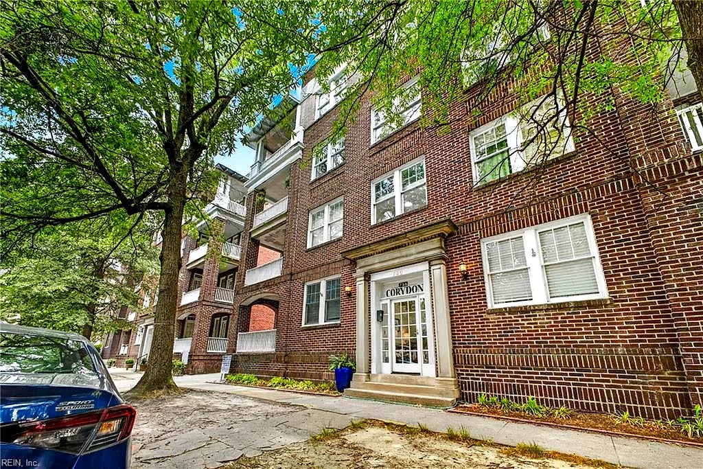 736 W Princess Anne RD #402, NORFOLK VA 23517