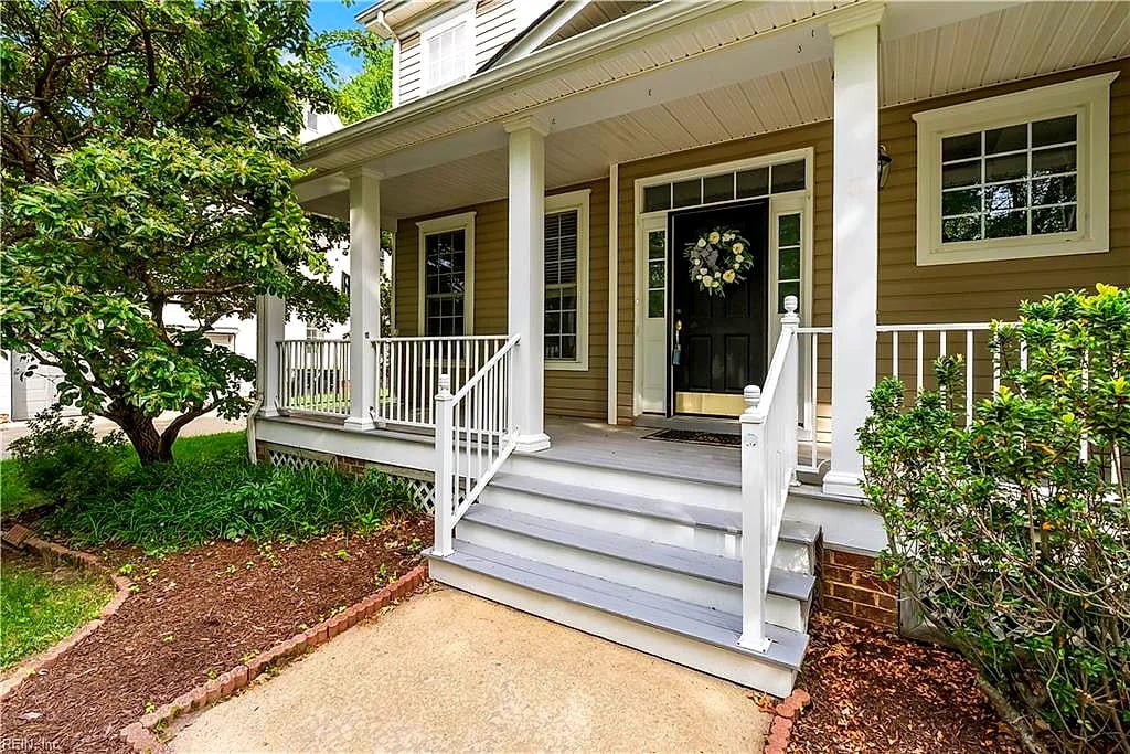 13177 Harbor DR, Carrollton — 4 bed Residential, 2,700 sqft