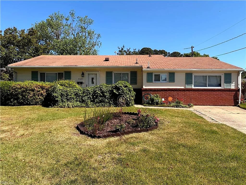 4604 Crown Point LN, Virginia Beach — 4 bed Residential, 1,411 sqft