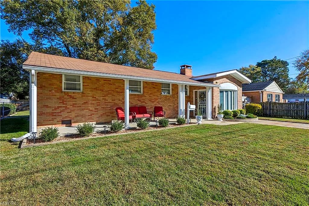 702 Kings View CT, Hampton — 3 bed Residential, 1,218 sqft