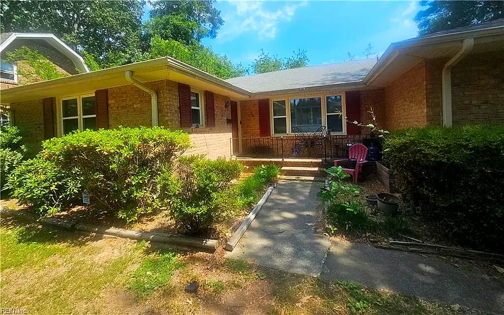361 Jonathan CT, NEWPORT NEWS VA 23608