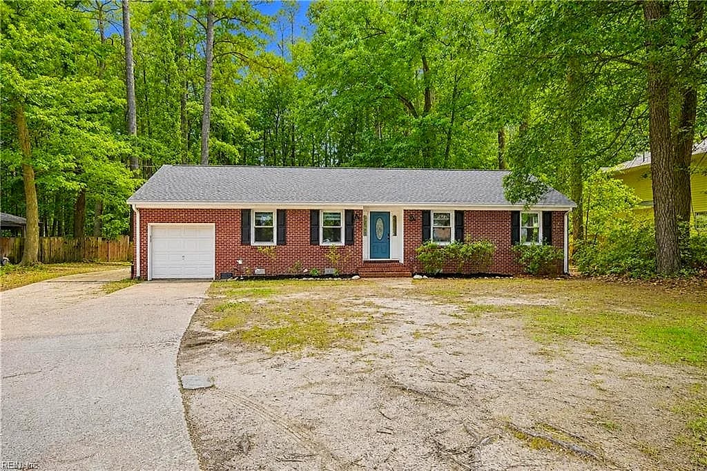34 Little Florida RD, POQUOSON VA 23662