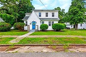 87 Farragut ST, Portsmouth — 3 bed Residential, 1,757 sqft