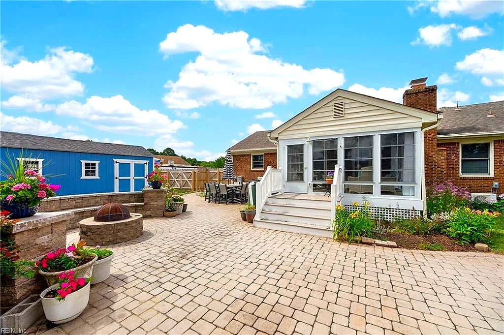 4220 Duke Of Gloucester DR, Chesapeake — 3 bed Residential, 1,828 sqft