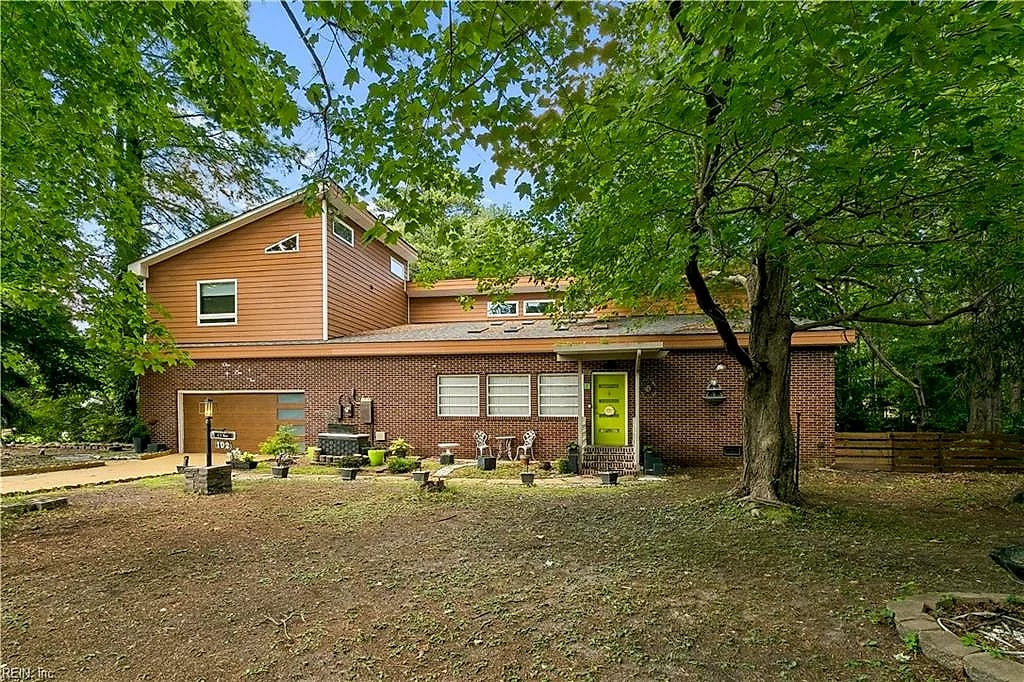 102 Purgold RD, SEAFORD VA 23696