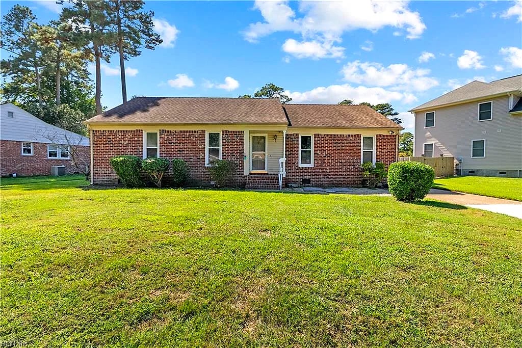 2824 Augusta CIR, VIRGINIA BEACH VA 23453