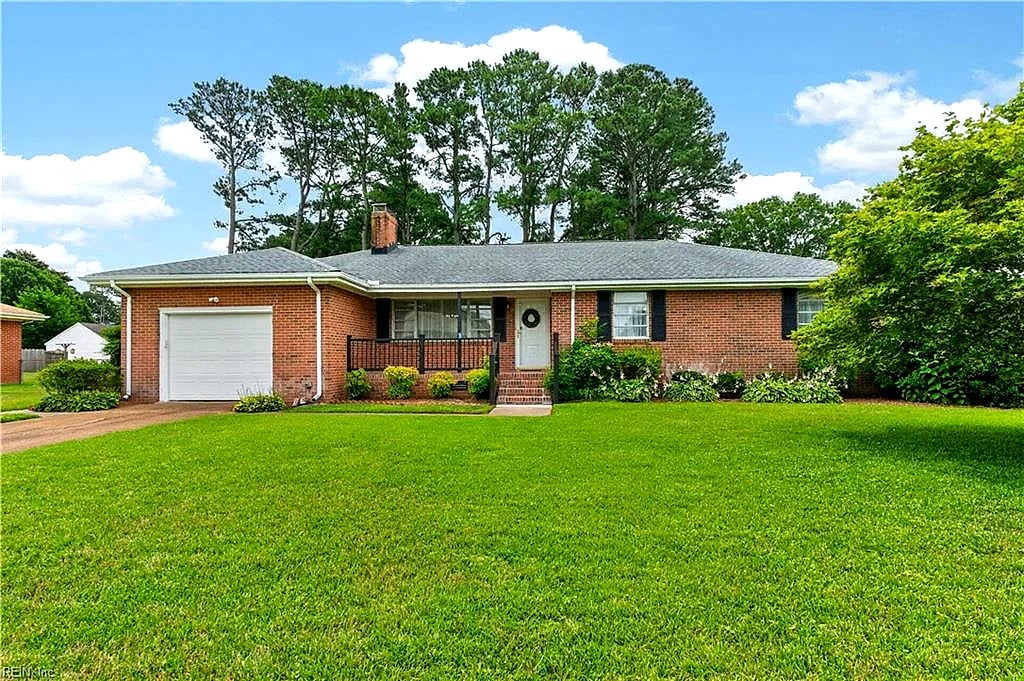 5729 Hawthorne LN, Portsmouth — 3 bed Residential, 1,579 sqft