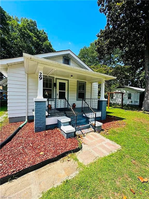 29 Deep Creek RD, Newport News — 2 bed Residential, 856 sqft