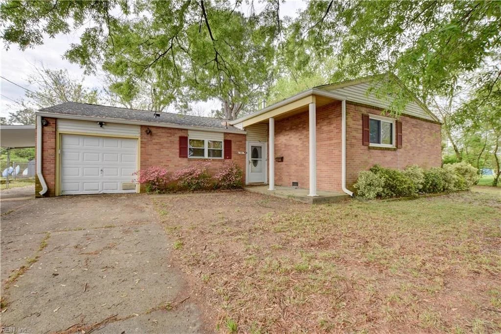 50 Banister DR, HAMPTON VA 23666