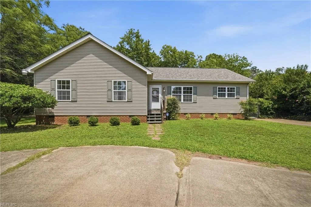 17155 Riddick RD, Smithfield — 3 bed Residential, 1,542 sqft