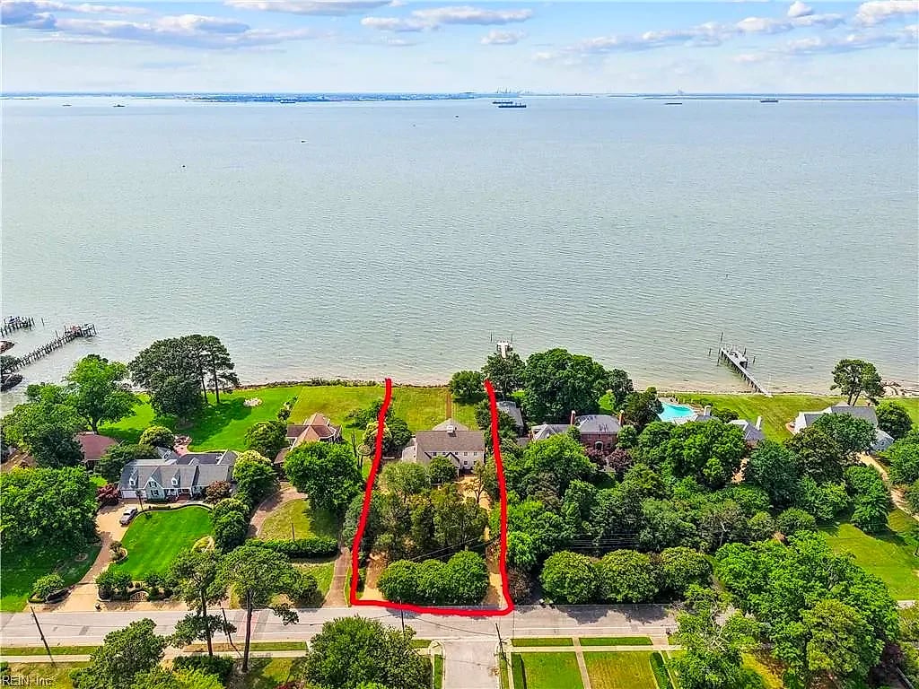 2402 Chesapeake AVE, HAMPTON VA 23661