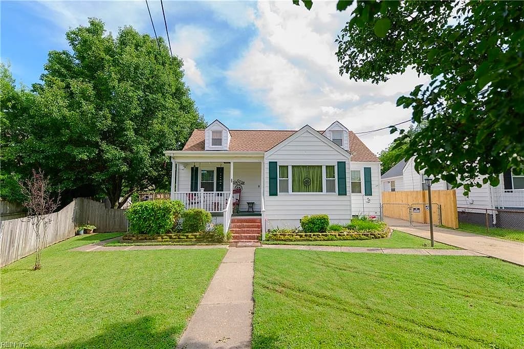 22 Plaza DR, Hampton — 4 bed Residential, 1,940 sqft