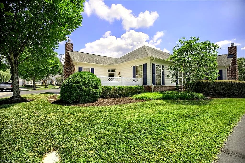 303 Garman LOOP, YORKTOWN VA 23690