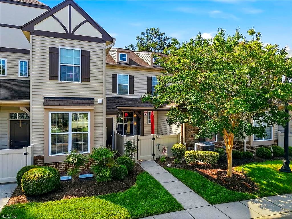 102 Herons CV, Carrollton — 2 bed Residential, 1,240 sqft