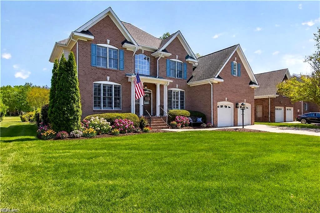 6003 Spinnaker Cove CT, Suffolk — 6 bed Residential, 4,805 sqft