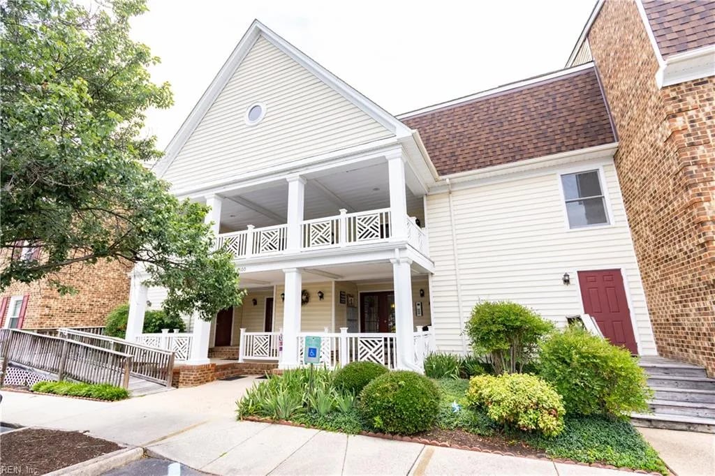 100 Burnt Bridge WAY #E, YORKTOWN VA 23692
