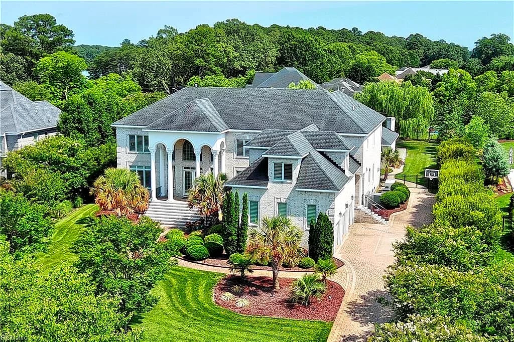 2909 Estates DR, Virginia Beach — 6 bed Residential, 7,193 sqft
