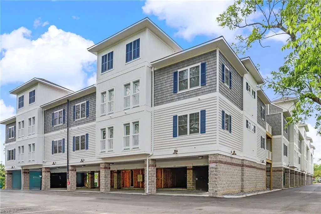 7922 Shore DR #300, NORFOLK VA 23518
