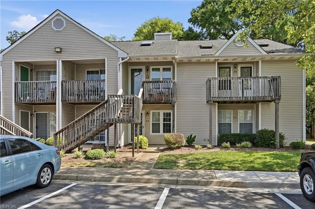 7 Seafarer CT #A, HAMPTON VA 23669