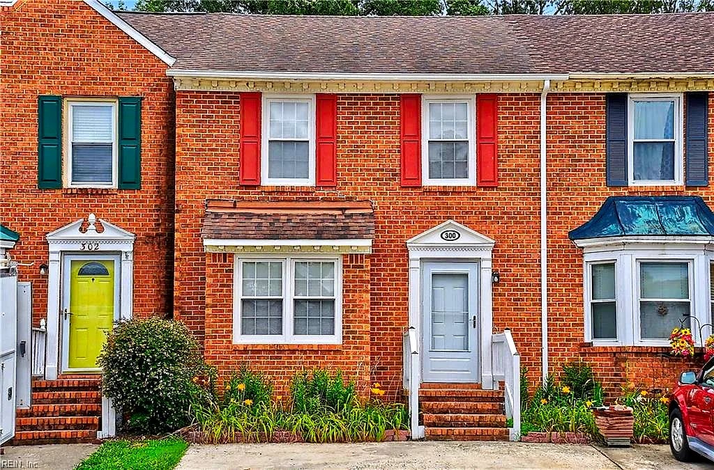 300 San Roman DR, CHESAPEAKE VA 23322