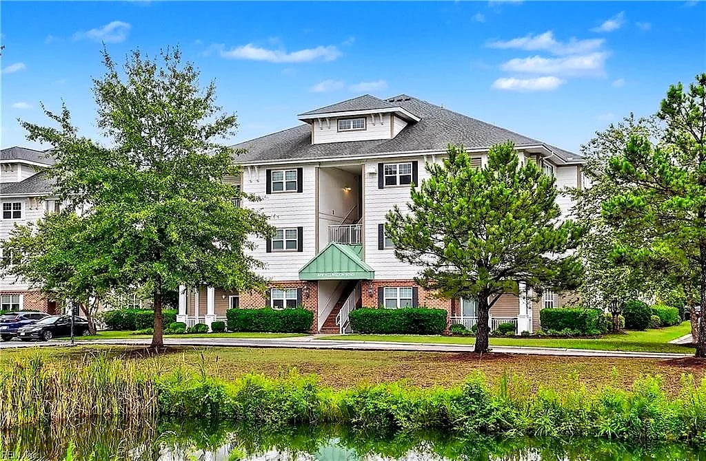 4316 Hillingdon BND #305, CHESAPEAKE VA 23321