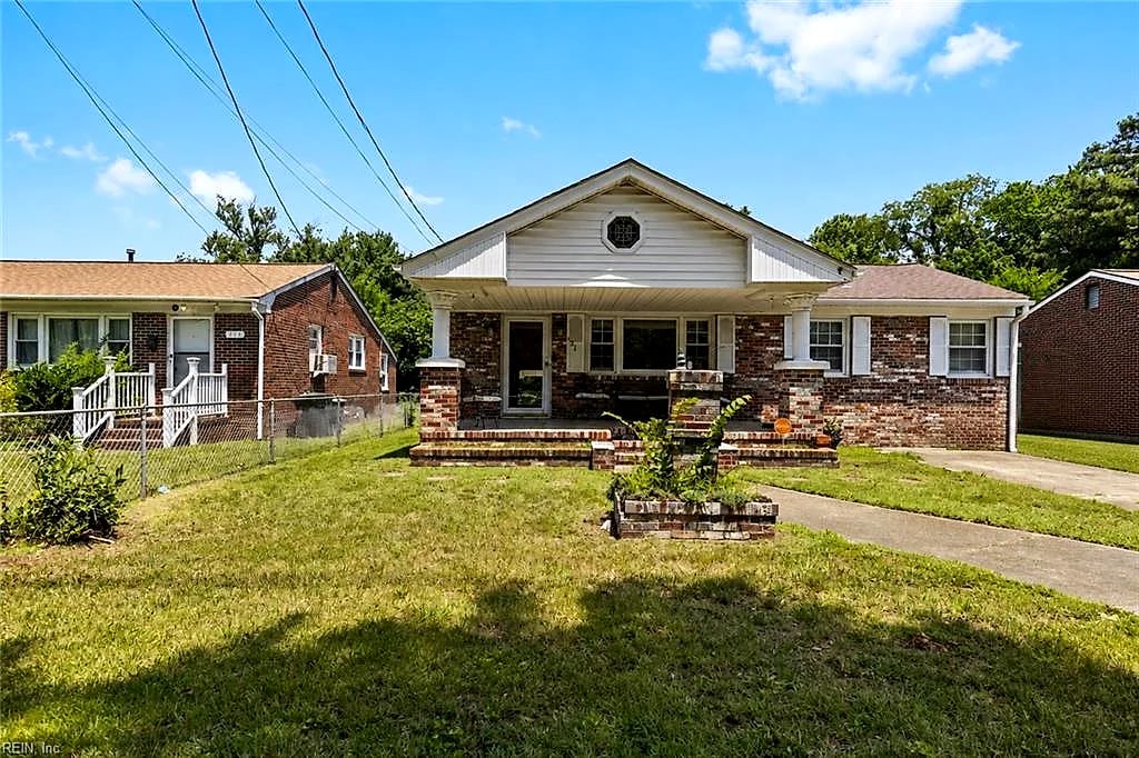 121 Settlers Landing RD, HAMPTON VA 23669