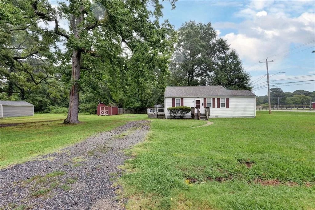 5900 Wickham AVE, NEWPORT NEWS VA 23605