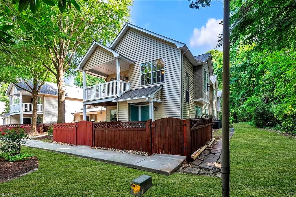 1157 Old Virginia Beach RD #E, Virginia Beach — 2 bed Residential, 1,082 sqft