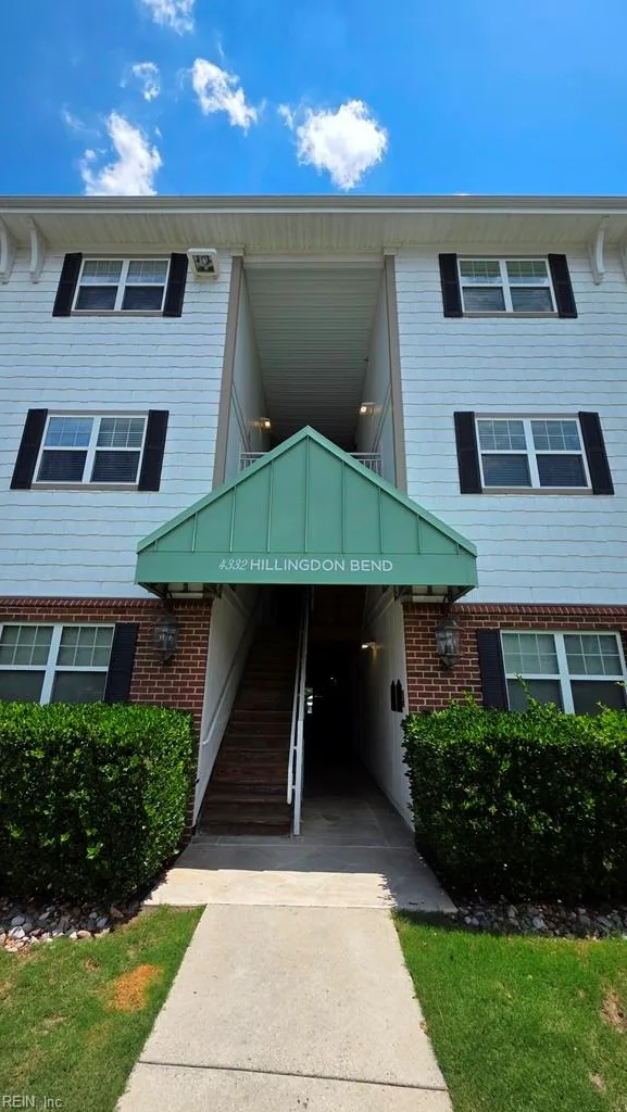 4332 Hillingdon BND #206, CHESAPEAKE VA 23321