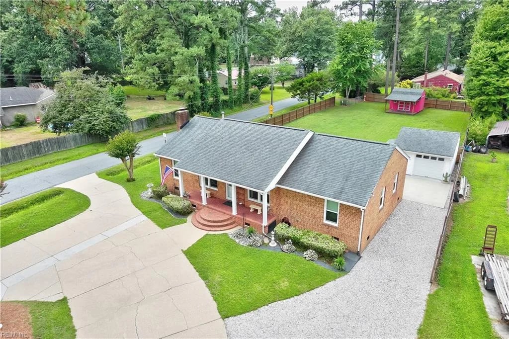858 Waters RD, CHESAPEAKE VA 23322