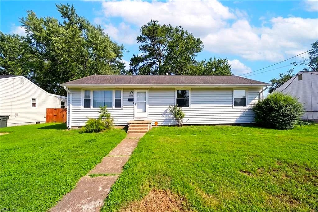 3323 Candlewood DR, HAMPTON VA 23666
