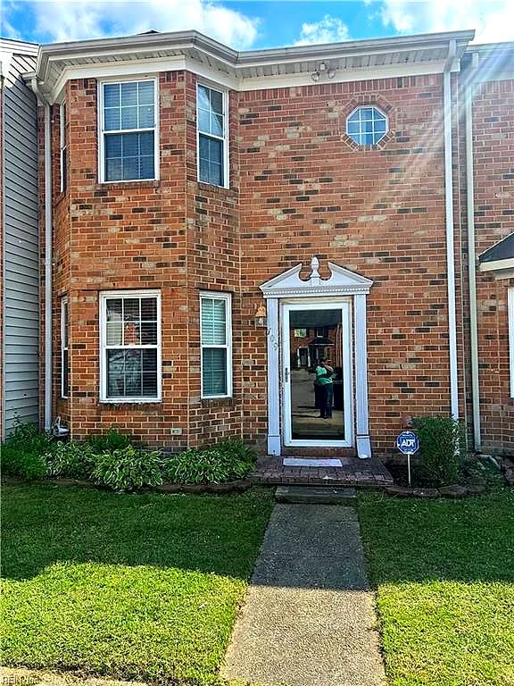 709 Montrose CT, CHESAPEAKE VA 23320