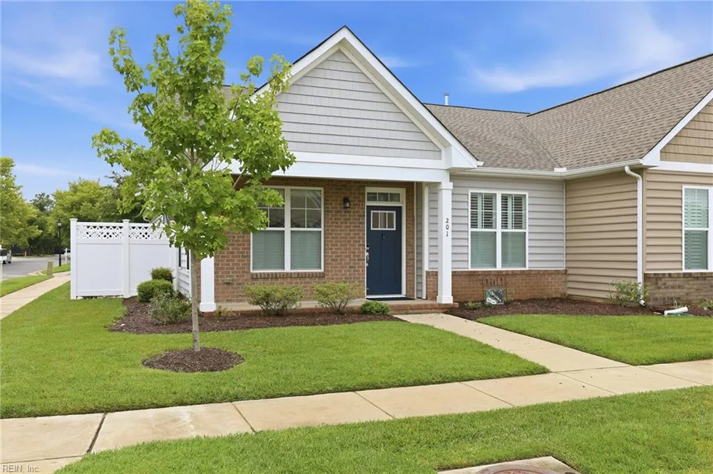 201 Cathedral ST, Smithfield — 2 bed Residential, 1,428 sqft
