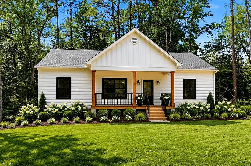42 Stampers Bay Road NONE, Hartfield — 3 bed Residential, 1,400 sqft