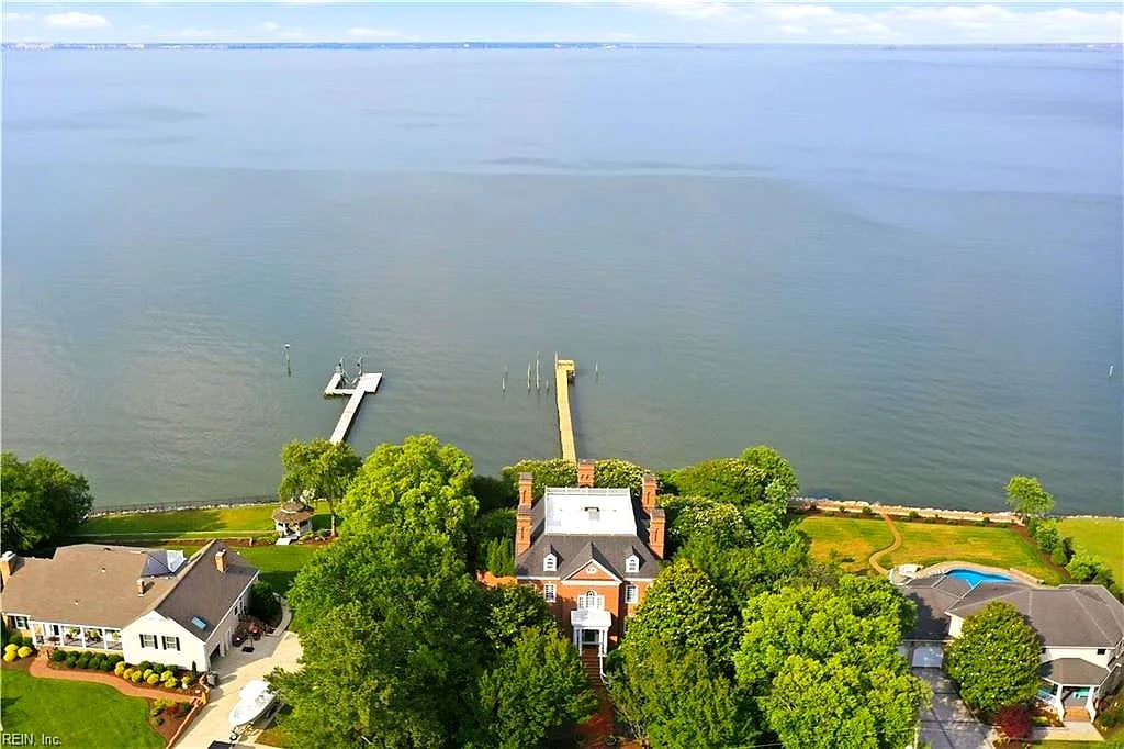 9200 Wigneil ST, Suffolk — 6 bed Residential, 7,135 sqft