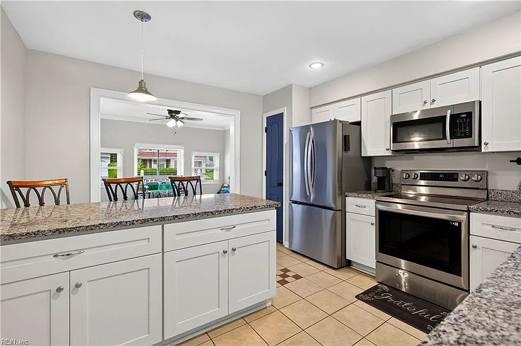 1072 Taylor RD, VIRGINIA BEACH VA 23464