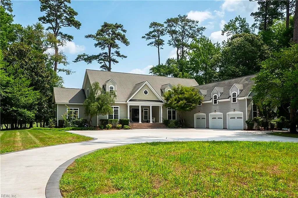 121 Pinewood RD, Virginia Beach — 4 bed Residential, 7,700 sqft