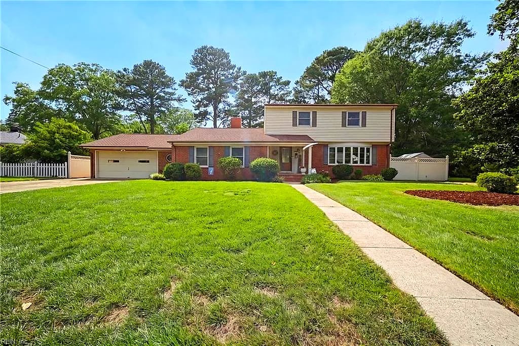 833 Simpkins LN, Virginia Beach — 4 bed Residential, 2,761 sqft