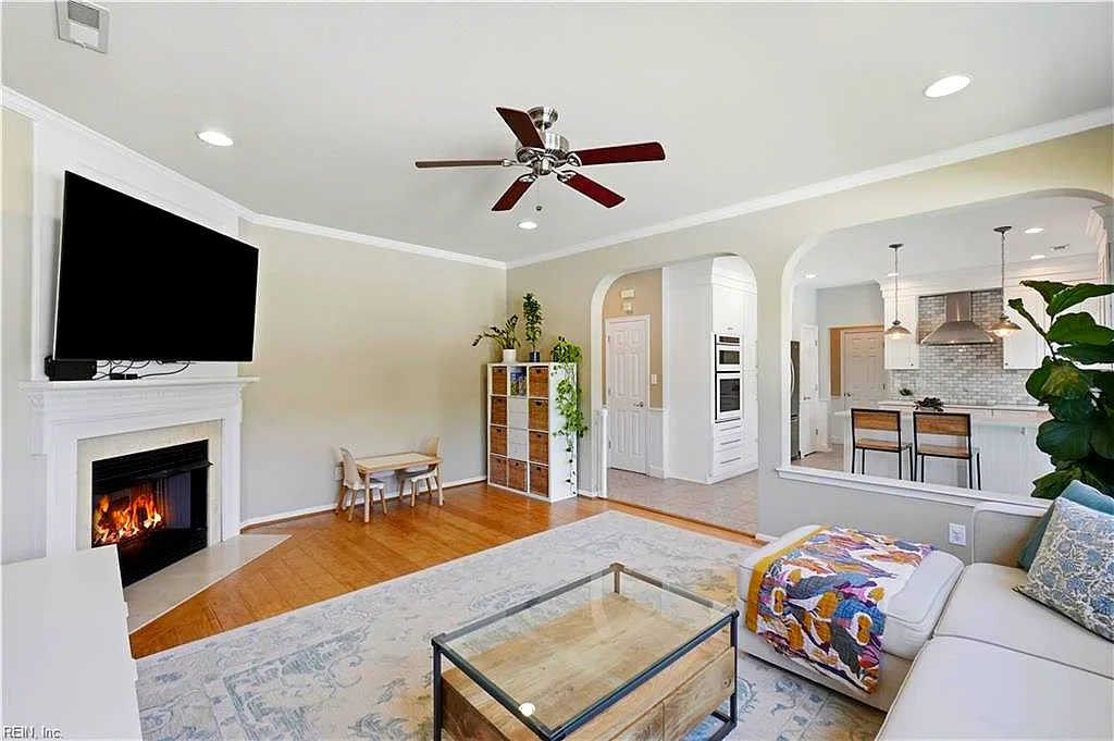 5049 Ocean WAY, NORFOLK VA 23518