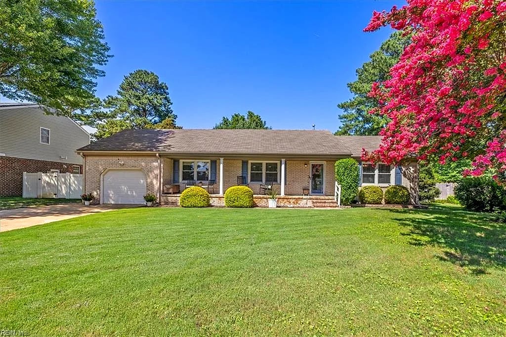 5520 Macguffie ST, Virginia Beach — 5 bed Residential, 2,299 sqft