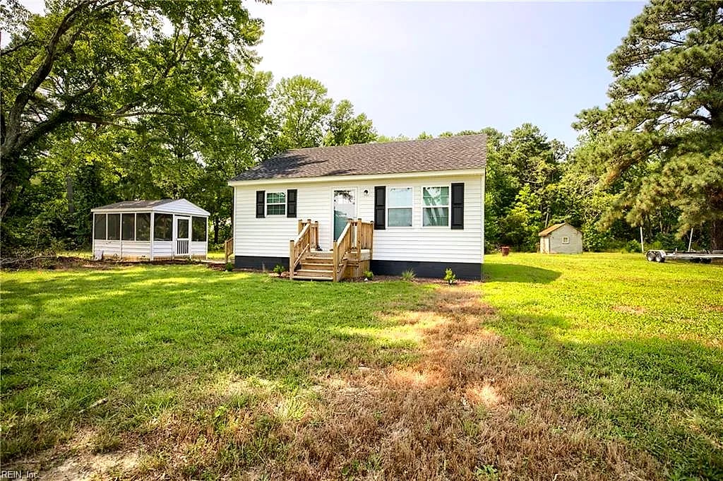 1949 Greys Point RD, Topping — 2 bed Residential, 672 sqft