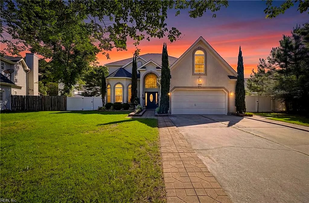 1697 Chestwood DR, Virginia Beach — 4 bed Residential, 2,764 sqft