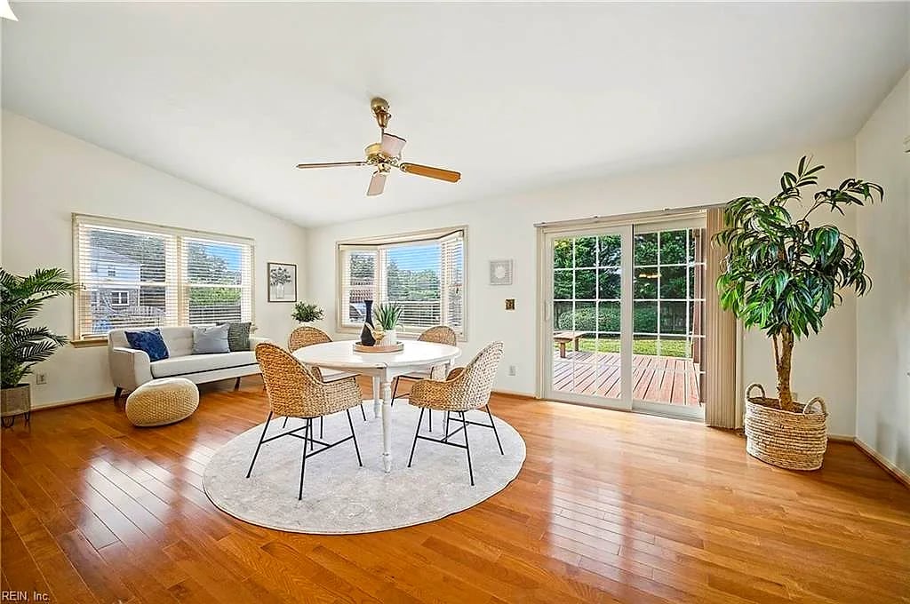 3505 Kings Lake DR, Virginia Beach — 4 bed Residential, 2,275 sqft
