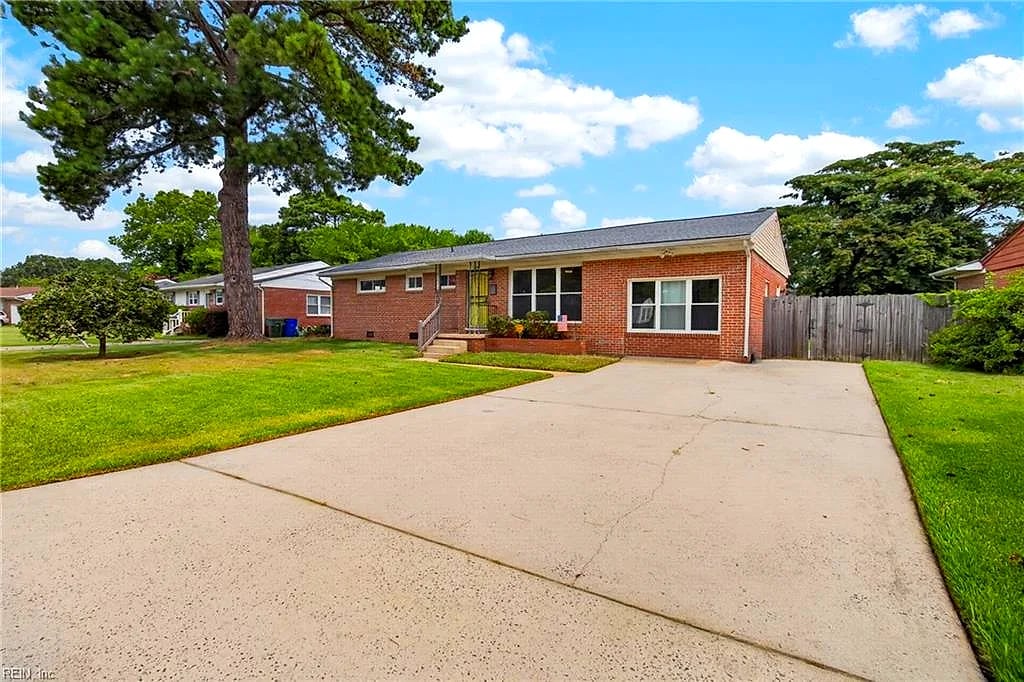 2924 Dominion AVE, NORFOLK VA 23518