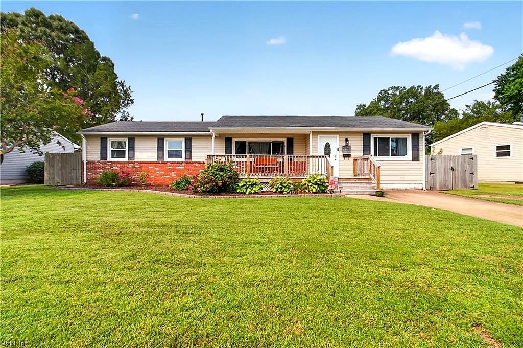 905 Kings Arms DR, VIRGINIA BEACH VA 23452