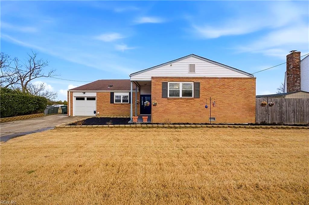 102 Diggs DR, HAMPTON VA 23666