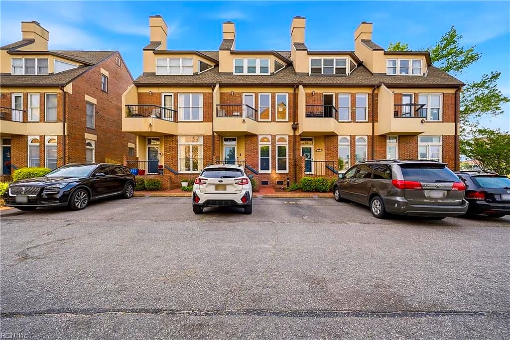 155 Crawford PW, PORTSMOUTH VA 23704
