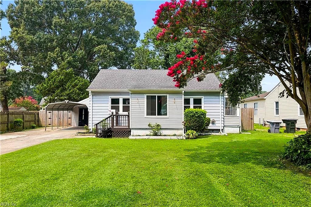 1 Baxter ST, HAMPTON VA 23669